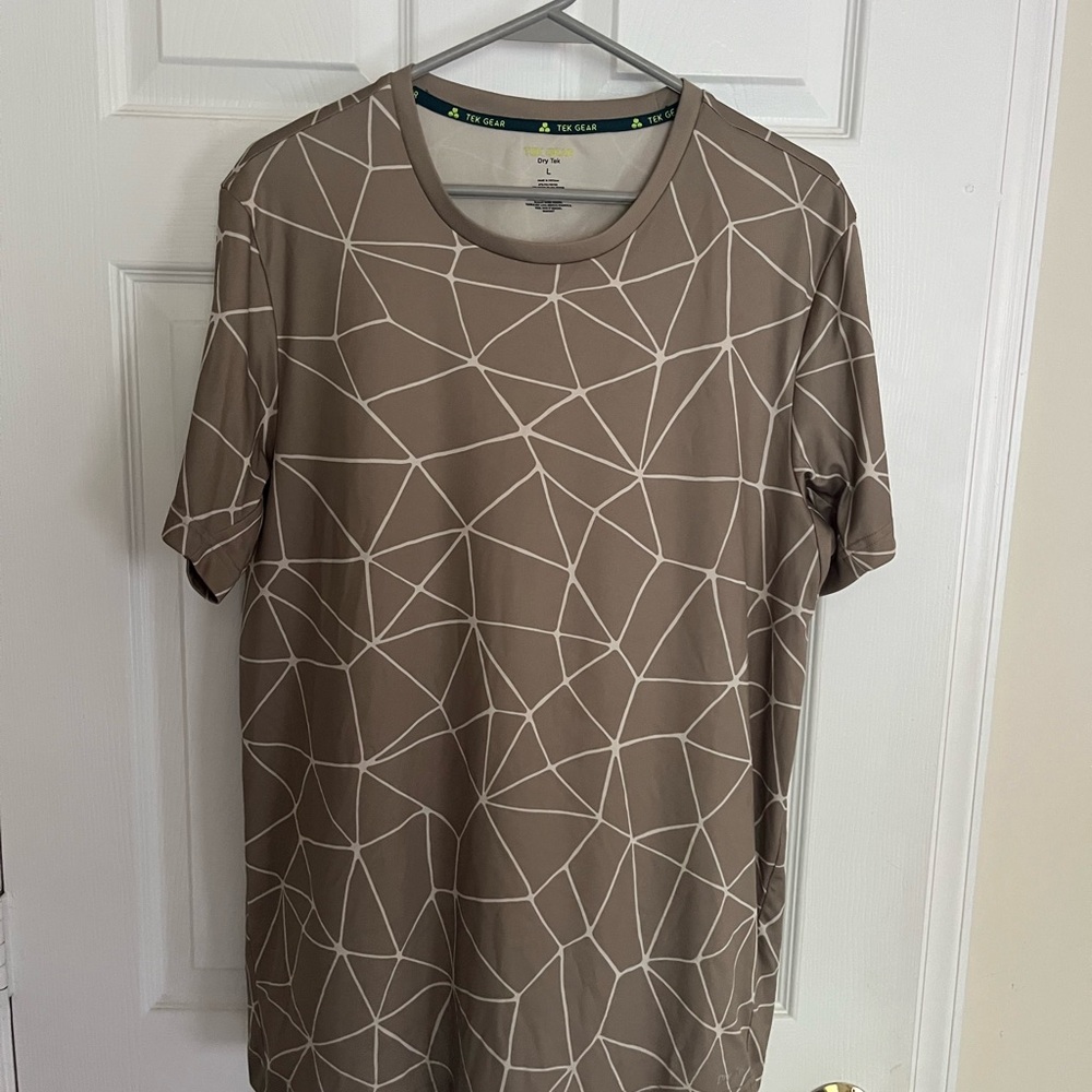 Tek Gear Brown Short Sleeve Tee with Geometric Design